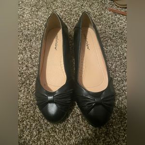 Comfort view flats in black. Worn one time size 8.5.